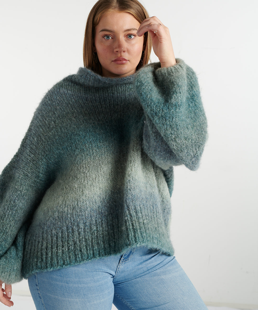 Alpaka Oversize Pullover – grün-türkis Farbverlauf