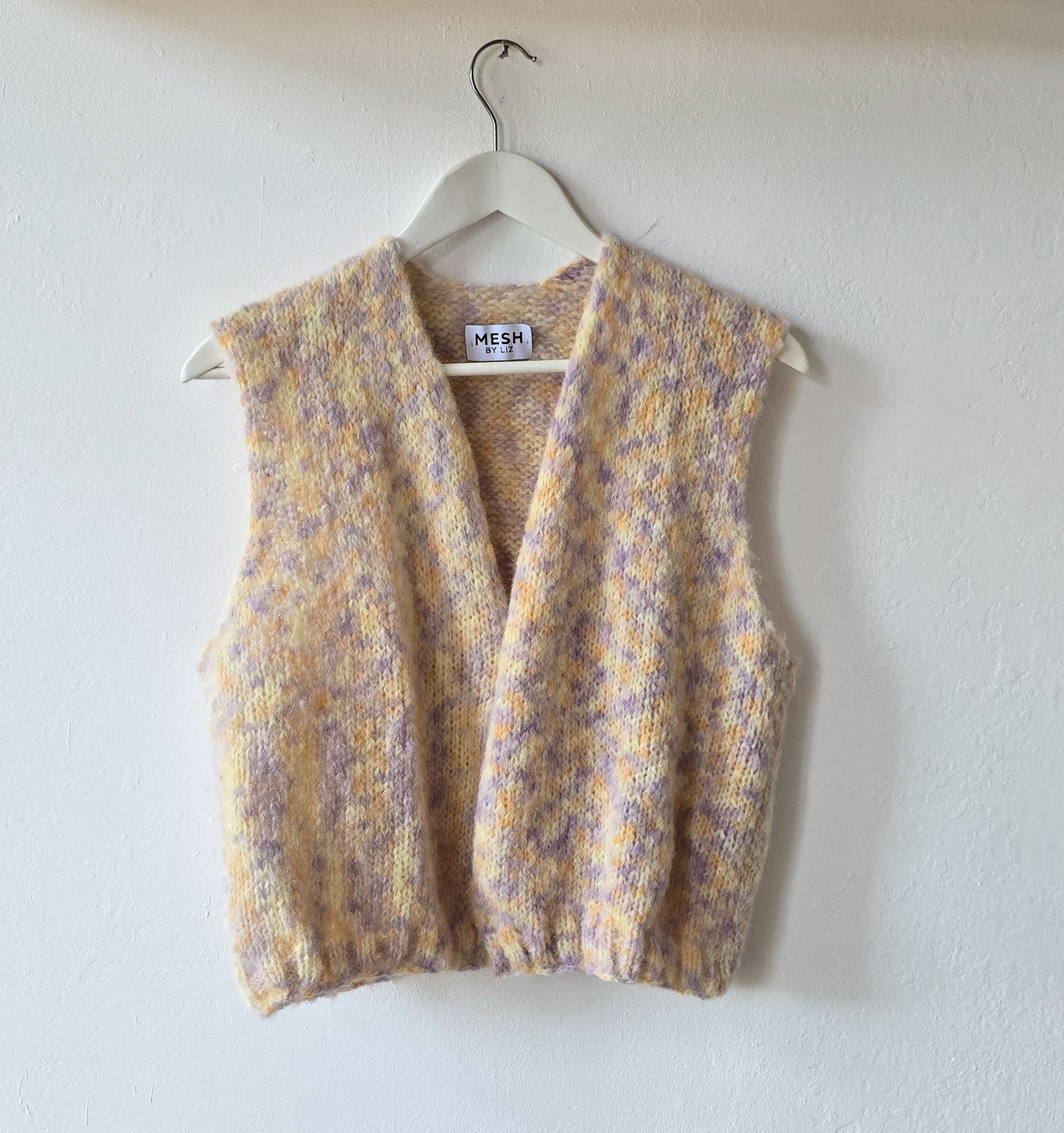 Alpaka Strickweste – gelb/flieder meliert